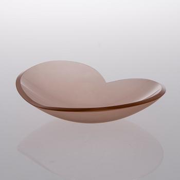 A 'rose leaf' dish for Nuutajärvi, Finland. Designed 1948.