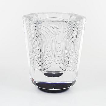 Jan Johansson, a glass vase, Orrefors Gallery, 9/40, 1990.