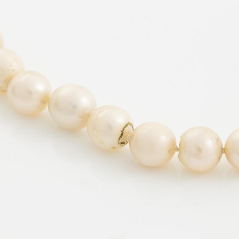 Pärlcollier, med odlade pärlor, lås i 18K guld.