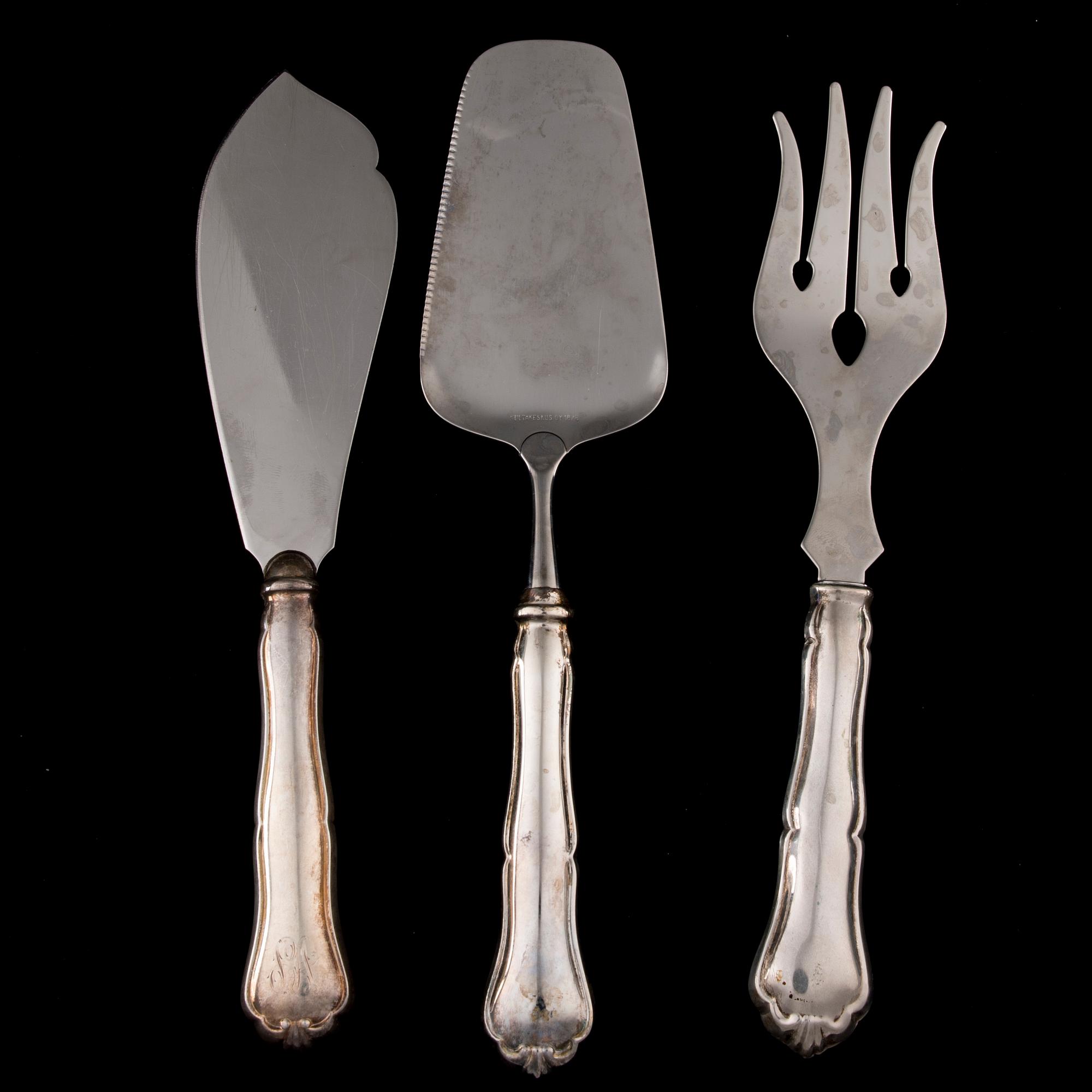 SERVERINGSBESTICK, 9 delar, silver, "Chippendale", bär diverse finska tillverkarstämplar, 1979-1999.