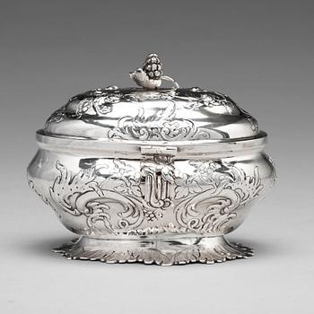 184. A German 18th century silver sugar casket, probably of Johann Kownatzky, Tilsit 1772.