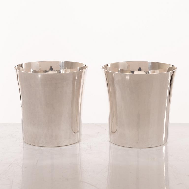 Eric Löfman, A set of twelve silver beakers, KG Markström, Uppsala 1975.