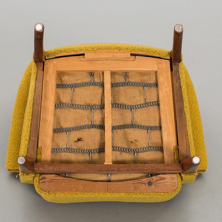 AN 1940-50's ARMCHAIR, ascribed Peter Hvidt & Orla Mörgaard.