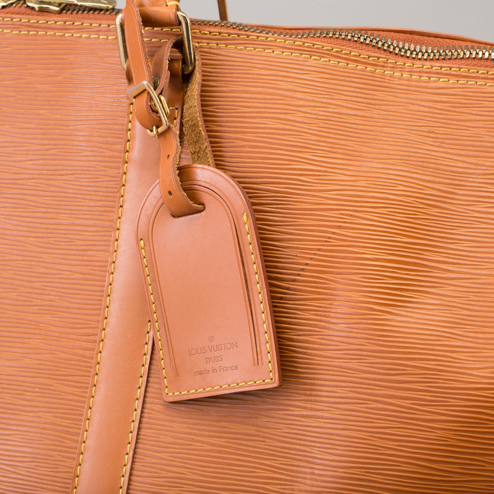 A "Keepall 50 epi" weekendbag by Louis Vuitton.