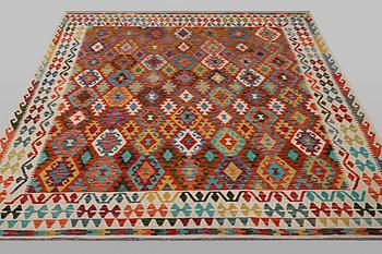 Matta, Kelim, ca 330 x 258 cm.