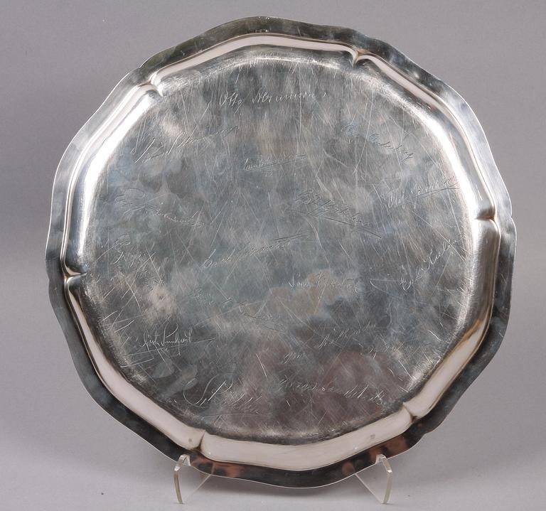 BRICKA, silver, importstämplar. 1900-tal.