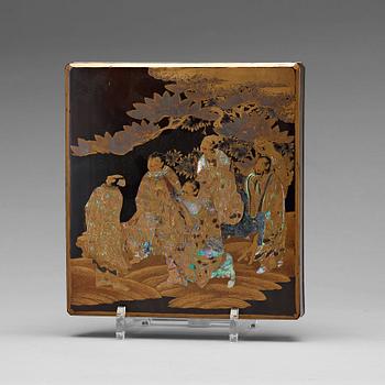 562. A Japanese lacquered and mother of pearl inlayed suzuribako, 18th Century.