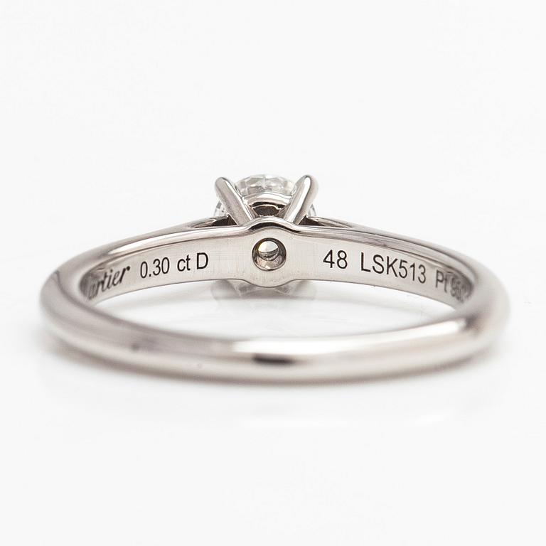 Cartier, ring, solitär, platina med en diamant ca 0.30 ct enligt gravyr.