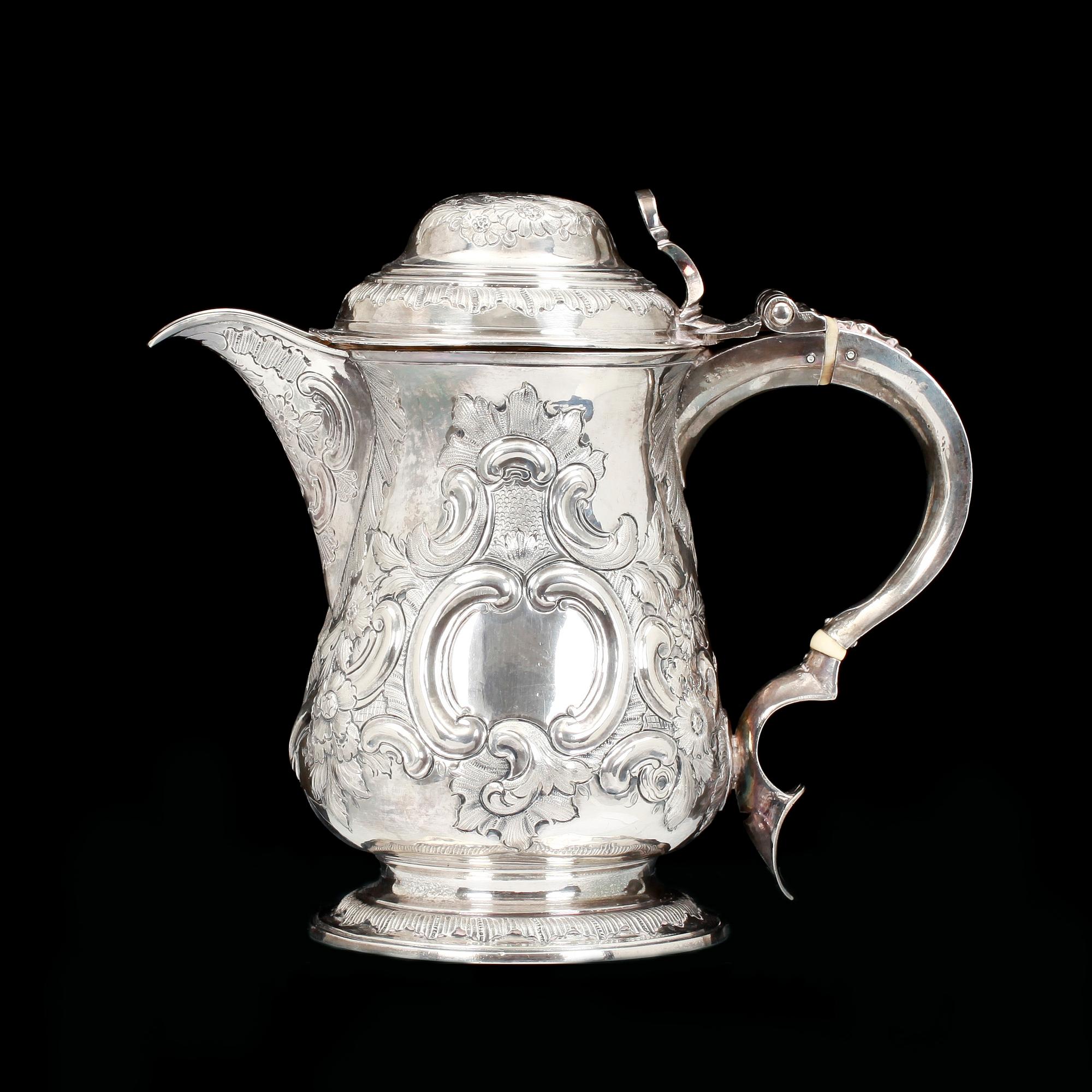 DRYCKESKANNA, silver, London, 1765-66. 848 g.