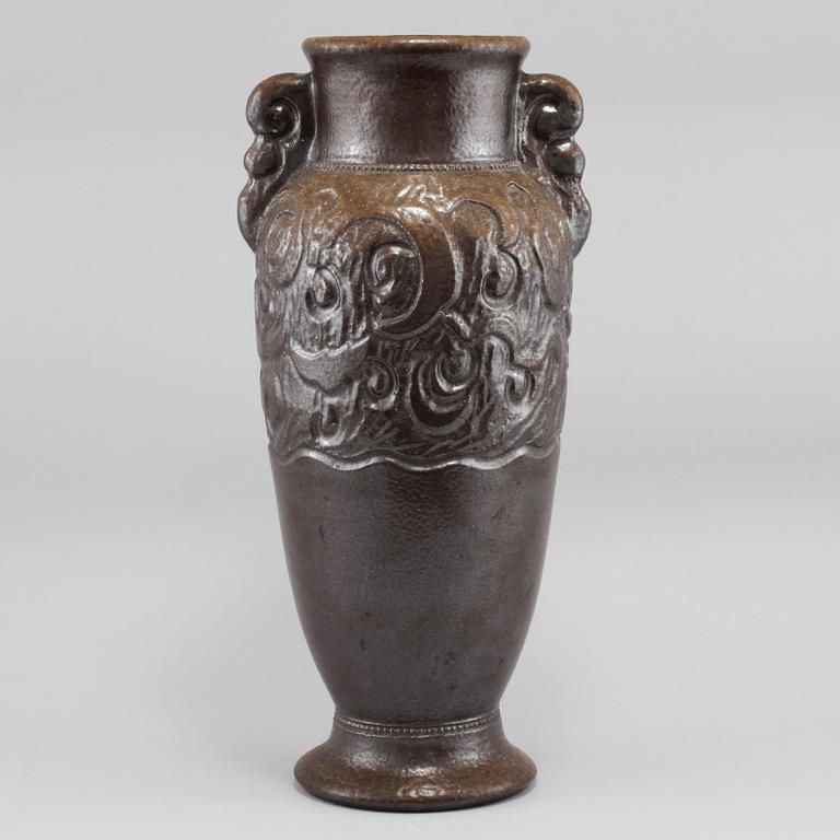 HÄNKELURNA, saltglaserat stengods, Höganäs, 1932.