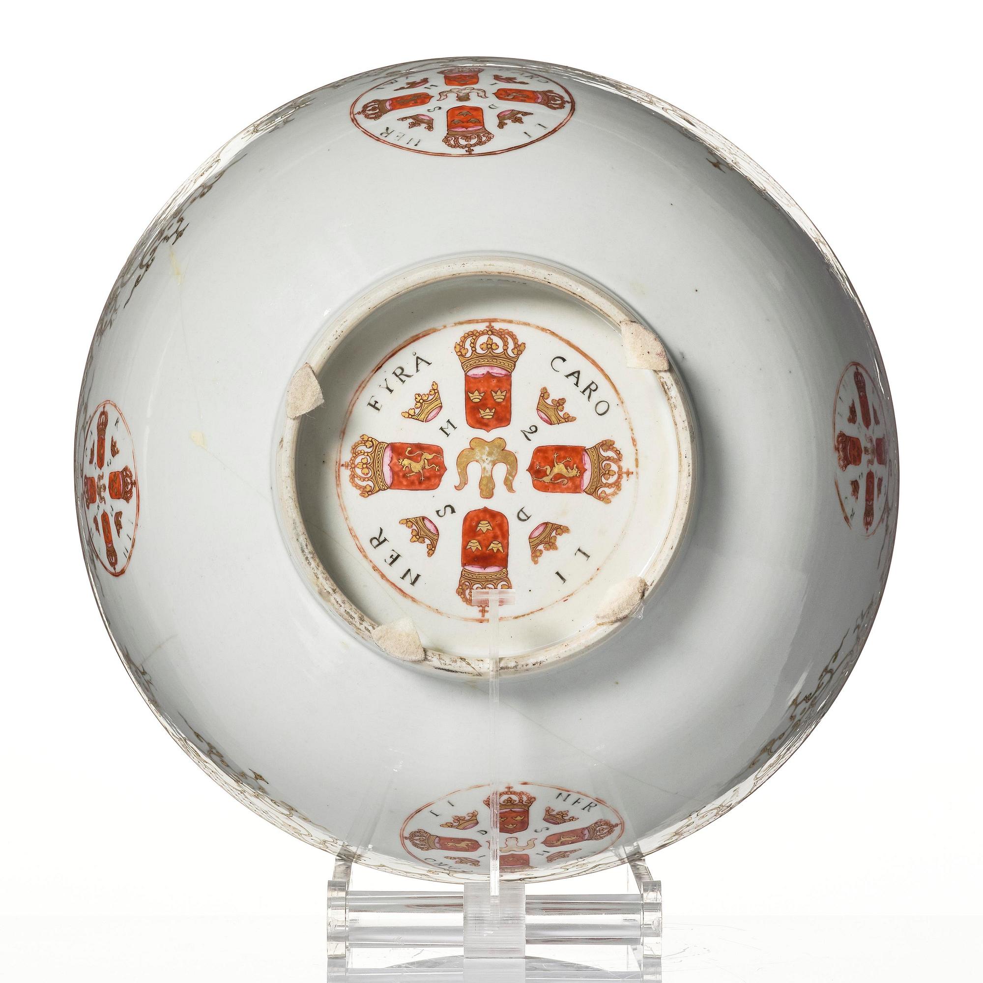 A Chinese Export commemorative punch bowl, Qing dynasty, 1730’s.