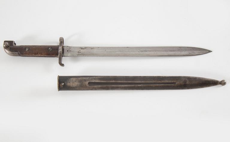 A Swedish cavalry sword model 1893 and a Swedish bayonet from around year 1900.