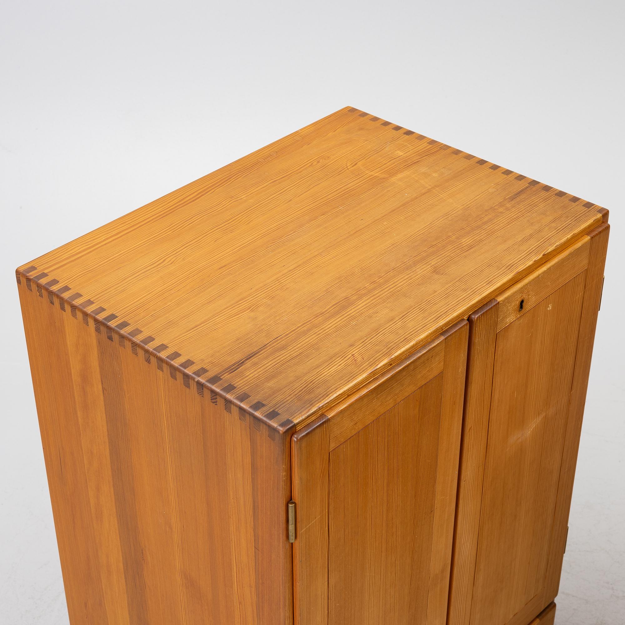 Børge Mogensen, A pair of cabinets, Karl Andersson & Söner, 1970s.