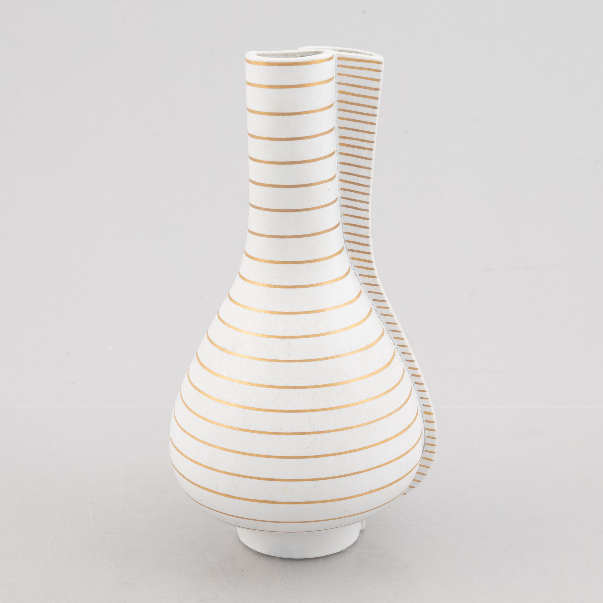 Wilhelm Kåge, a 'Guldsurrea' stoneware vase, Gustavsbergs studio.