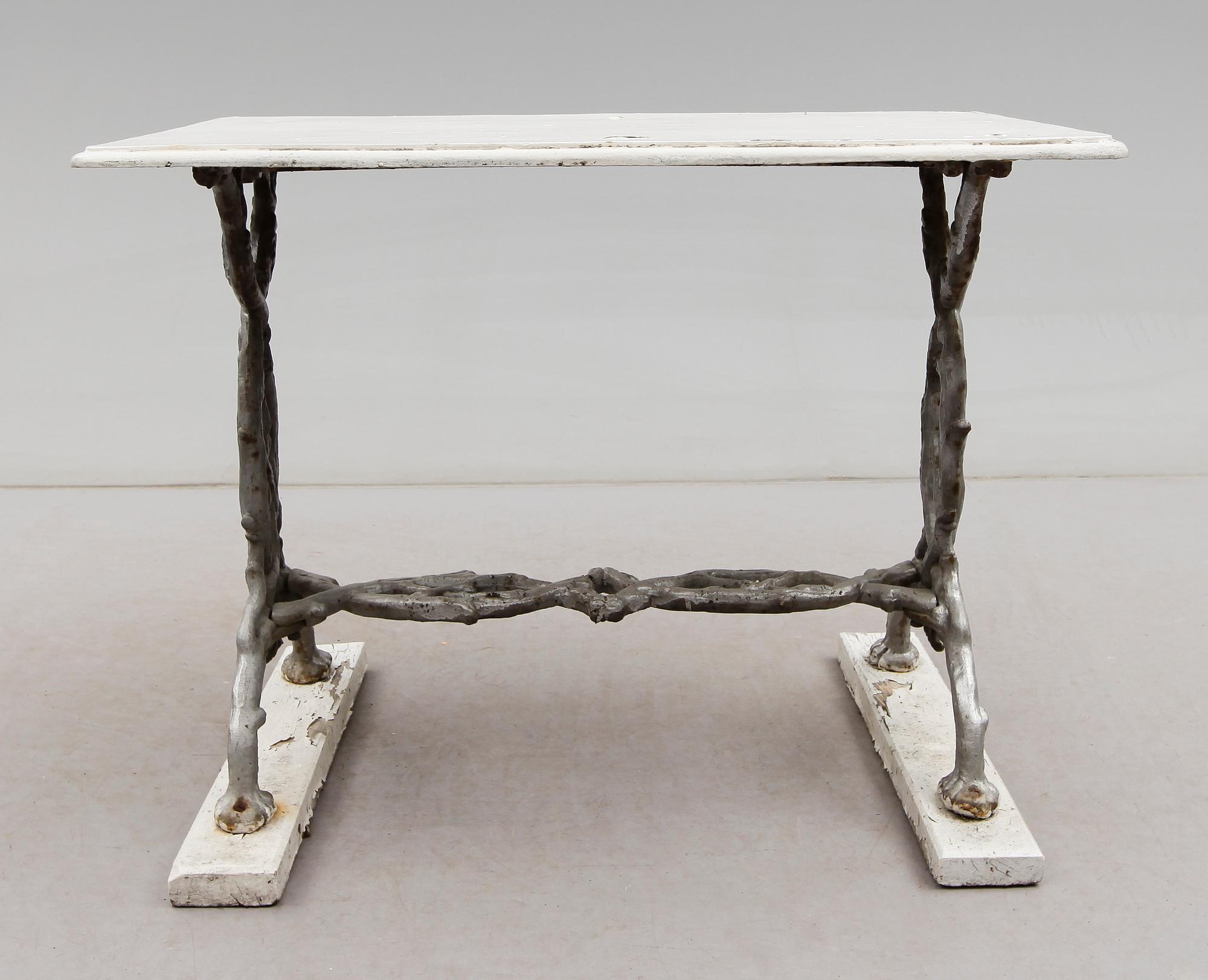 BORD, 1900-talets första hälft.