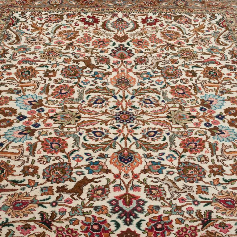MATTO, a semi-antique Tabriz, ca 311 x 208 cm.