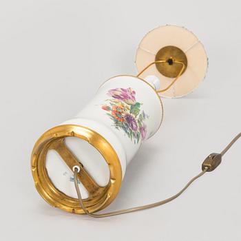 Royal Copenhagen, pöytävalaisin, 1900-luvun puoliväli.