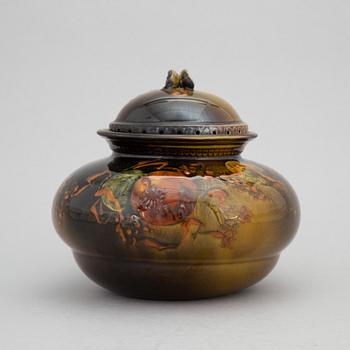 Rookwood pottery, a ceramic jar with cover, Cincinnati, USA 1888, model 326.