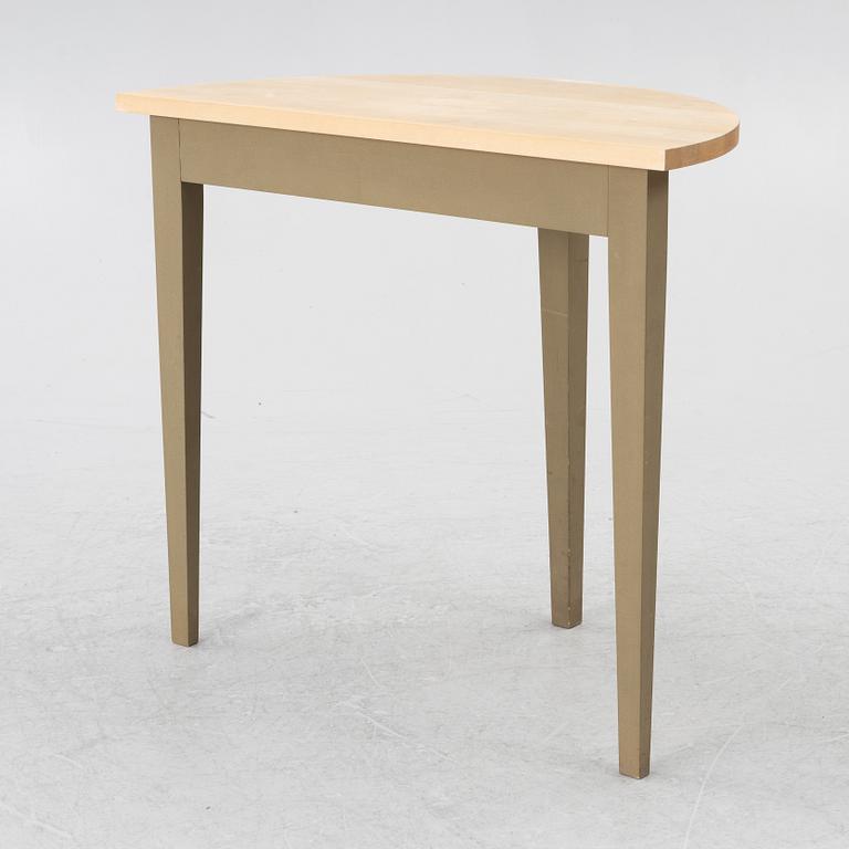 Nirvan Richter, bord, Norrgavel.