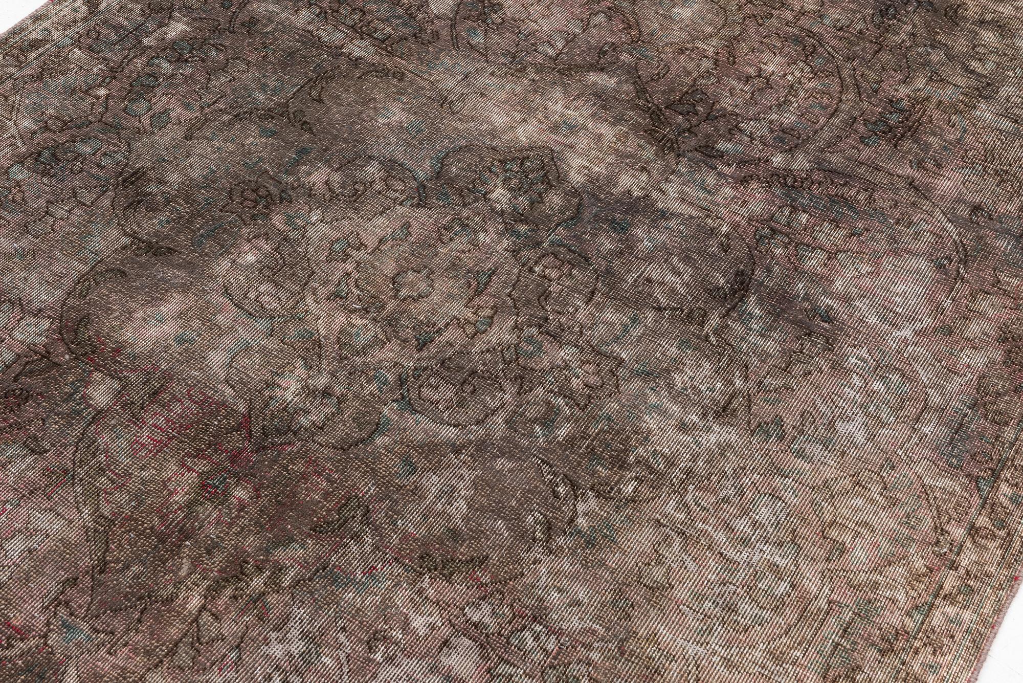 Rug, Tabriz pattern, 253 x 159 cm.