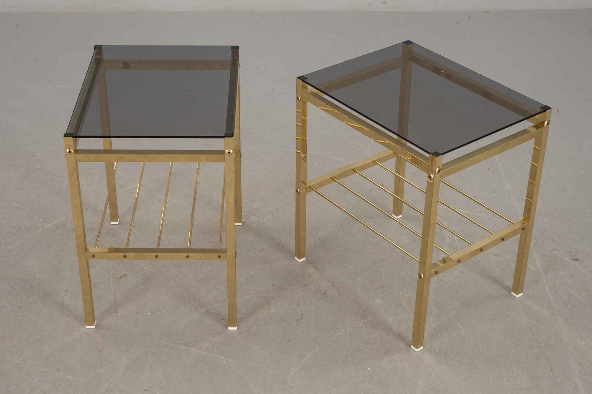 SÄNGBORD/LAMPBORD, ett par, 1900-talets andra hälft.