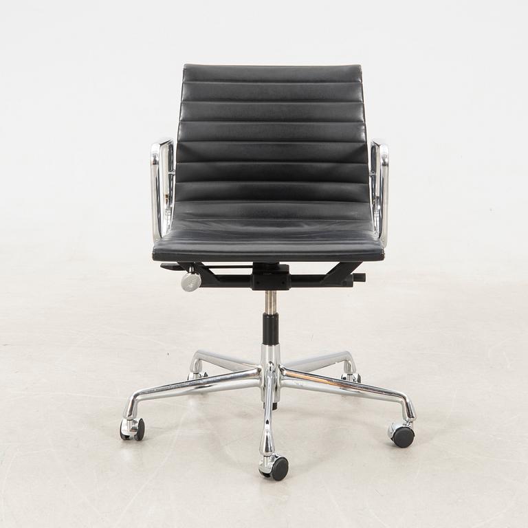 Charles & Ray Eames, office chair, "EA117", Vitra 21st century.