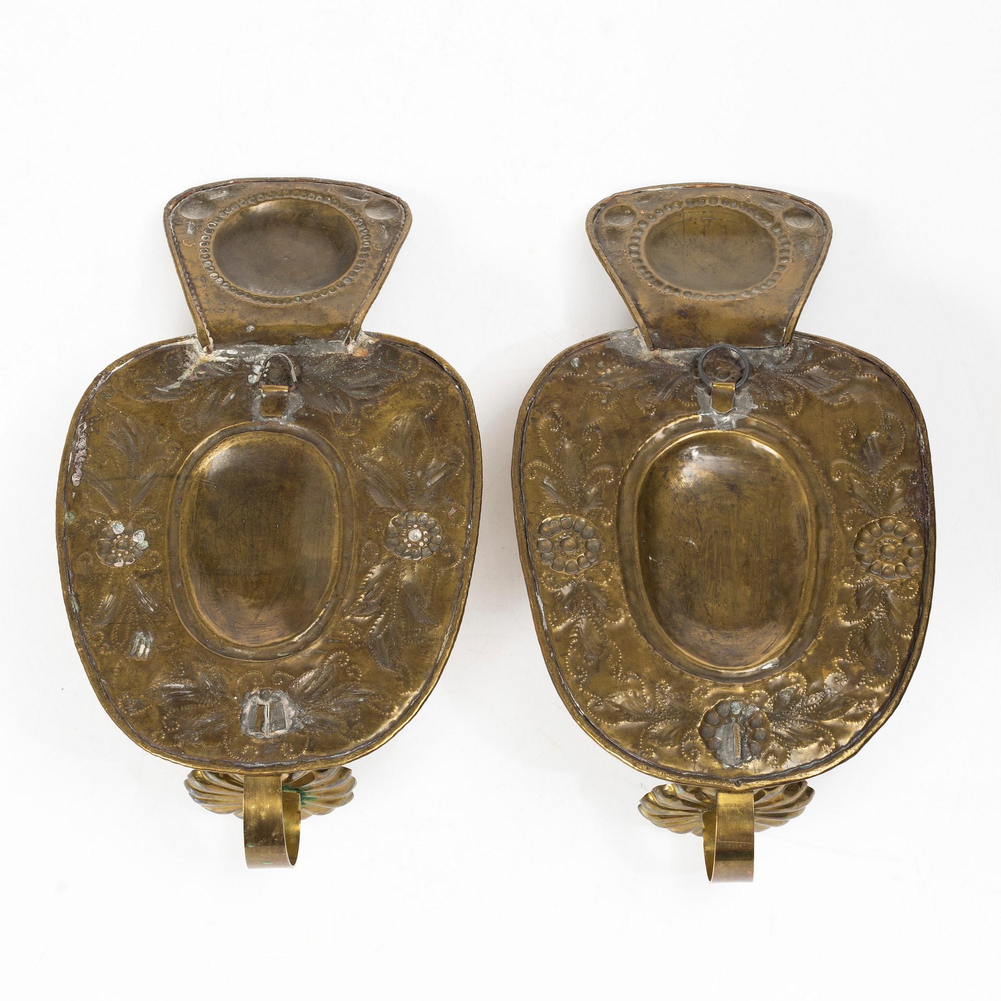 A pair of wall sconces, Baroque style, circa 1900.