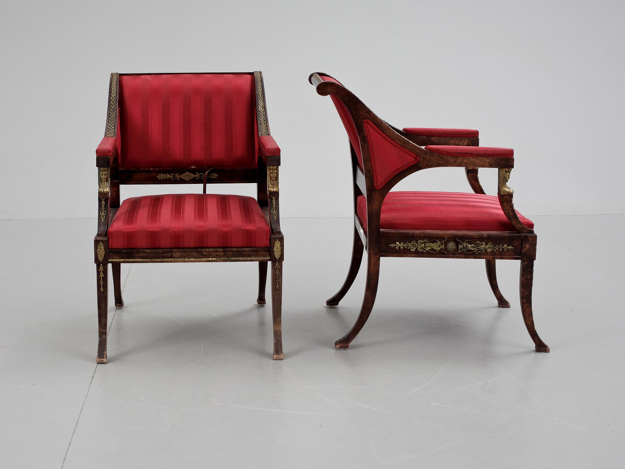 KARMSTOLAR ett par, empirestil, 1930-tal.