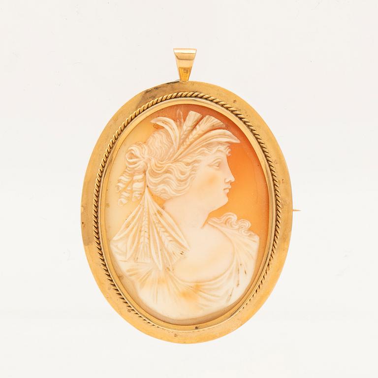 Brooch, 18K gold with shell cameo.