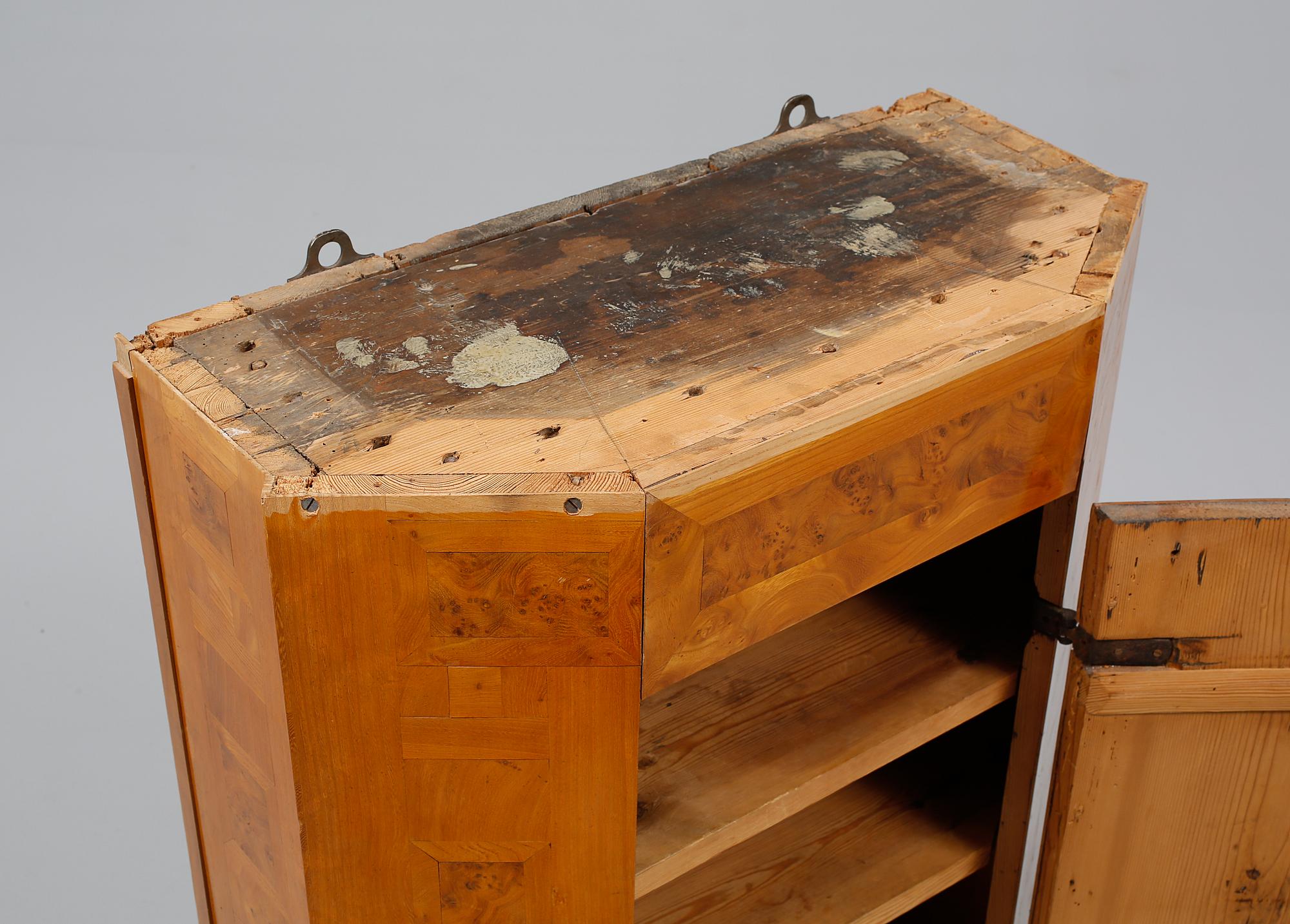 HÄNGSKÅP, 1800-tal.