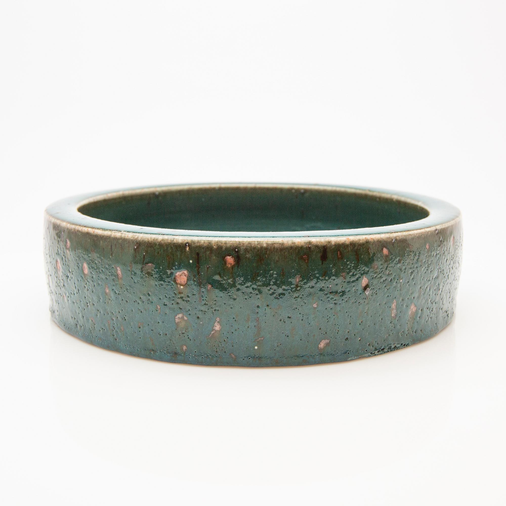 Marianne Westman, fat, stoneware. Rörstrand Atelier.