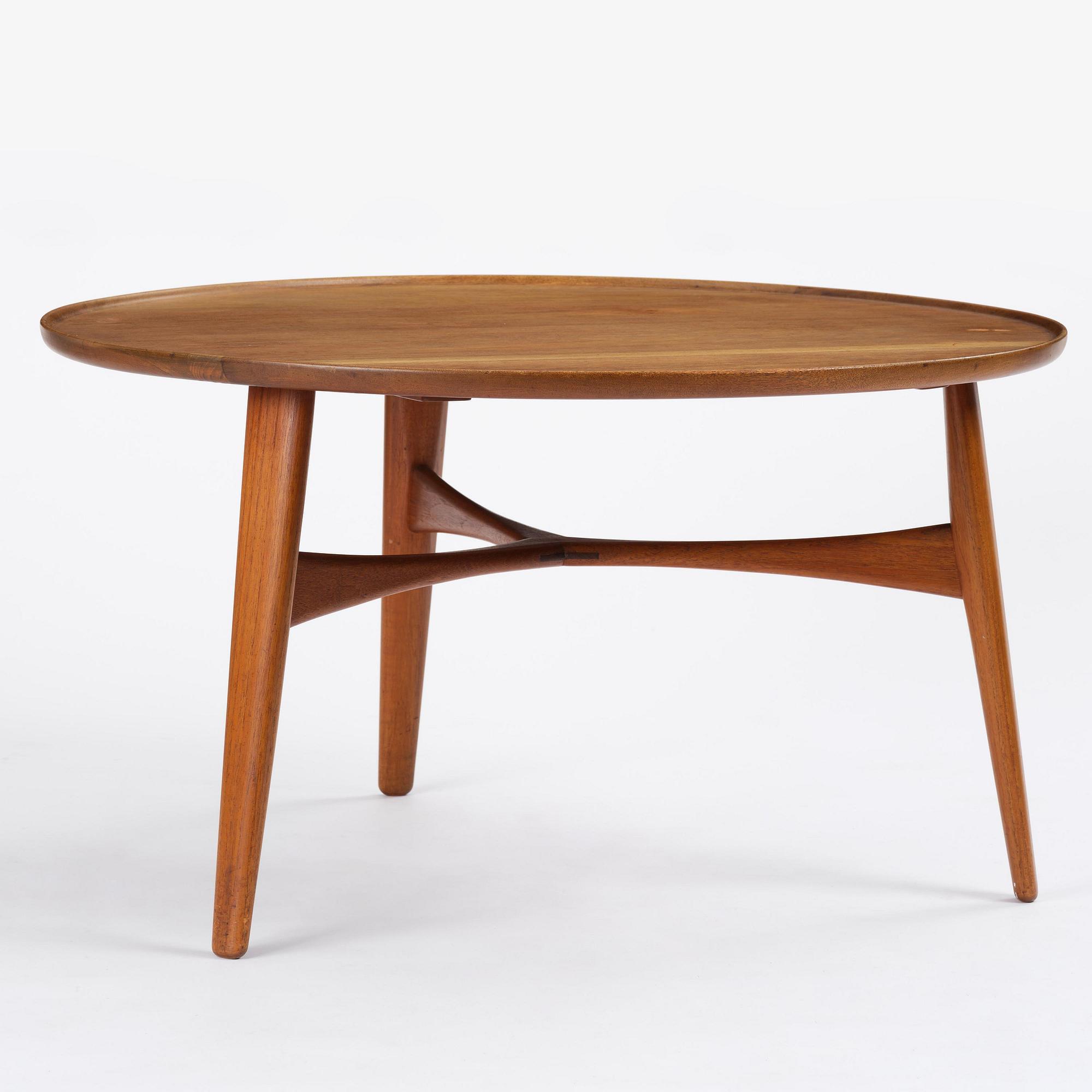 Ejner Larsen & Aksel Bender Madsen, a circular teak table model "1804", cabinetmaker Willy Beck, Copenhagen, 1950s.