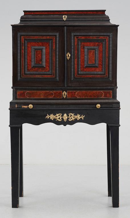 KABINETTSKÅP, barockstil, 1800-talets slut.