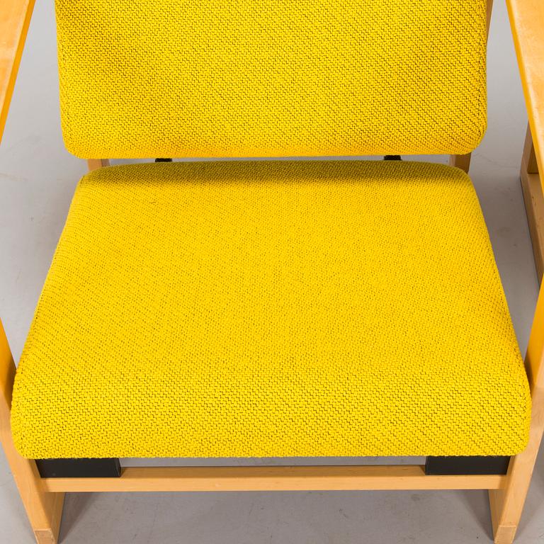 Yrjö Kukkapuro, nojatuoleja, pari, "Alnus" 1990-luku.