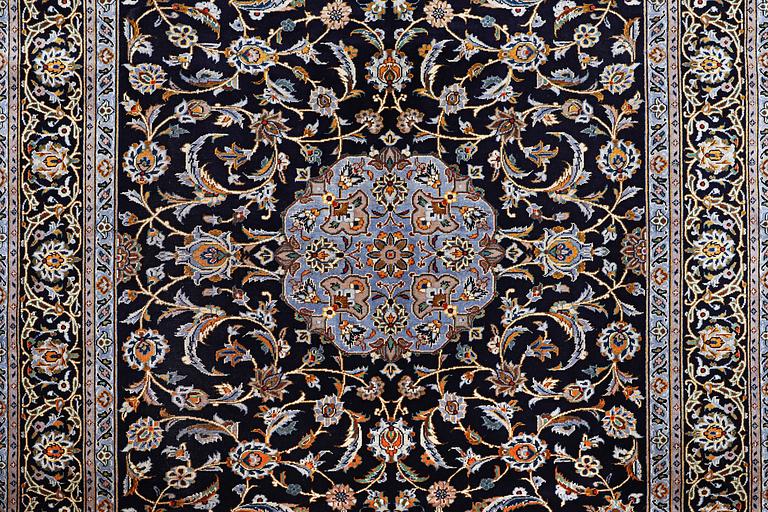 Matta, Keshan, ca 278 x 208 cm.