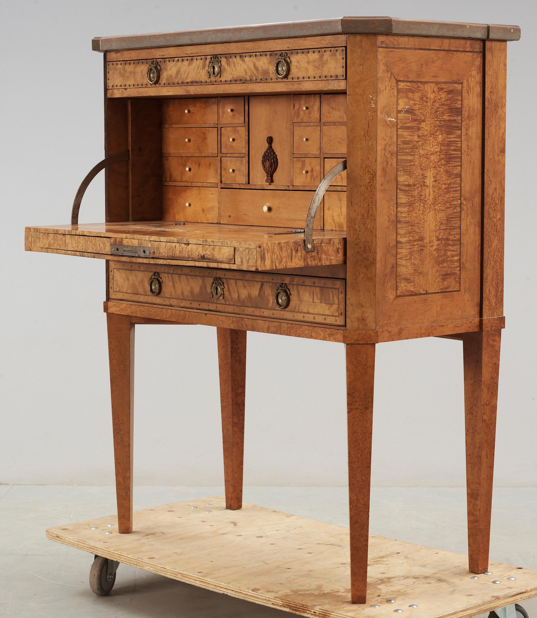 CHIFFONJÉ, gustaviansk stil, 1800-tal.