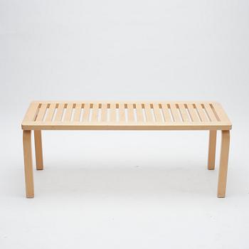 BÄNK, 153A, Alvar Aalto, Artek. Modellen formgiven 1945.