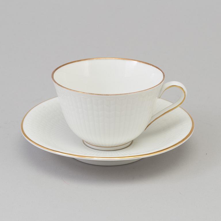 LOUISE ADELBORG, kaffeservis, 44 delar, "Swedish Grace", med guldkant, Rörstrand.