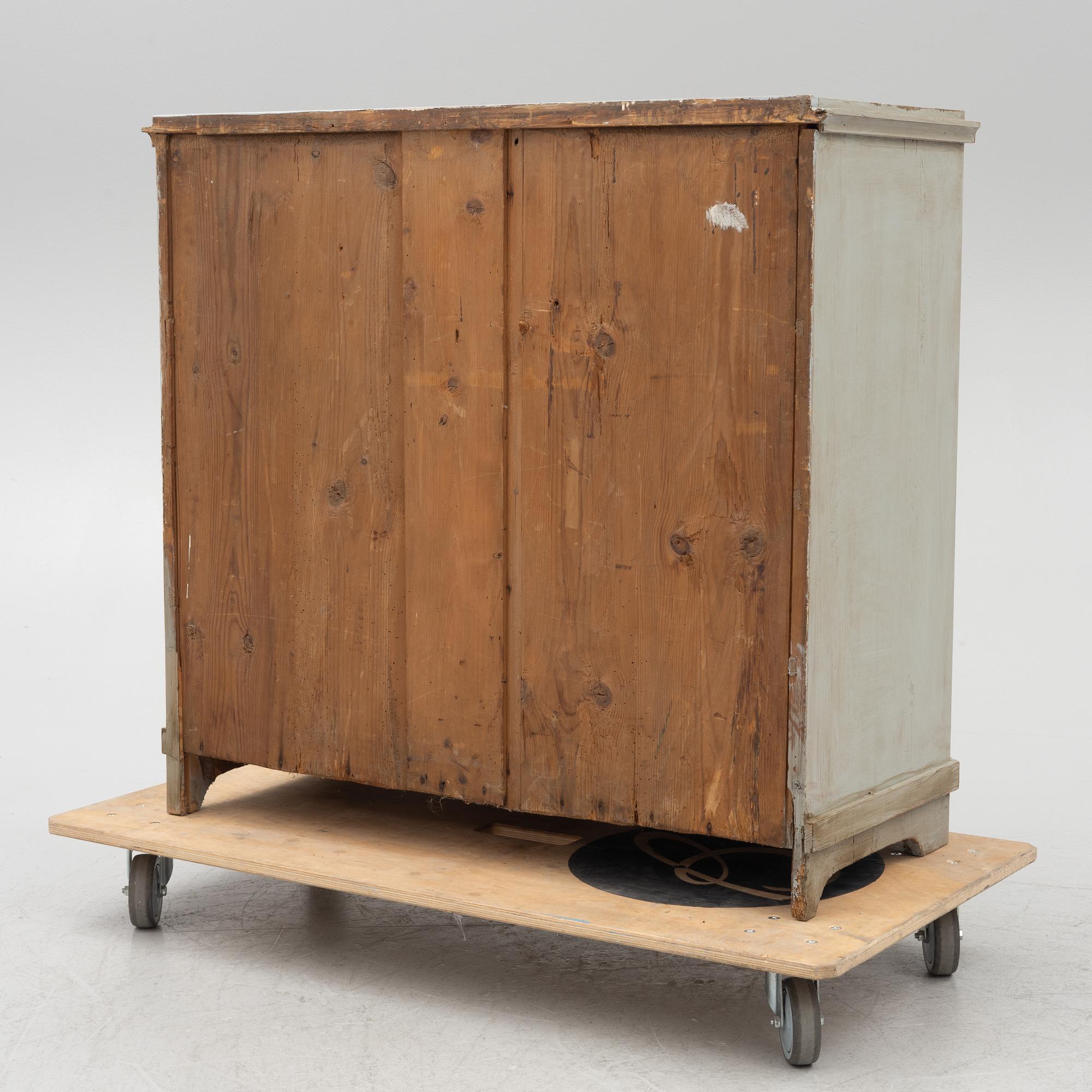 Chest of drawers, 19th century.