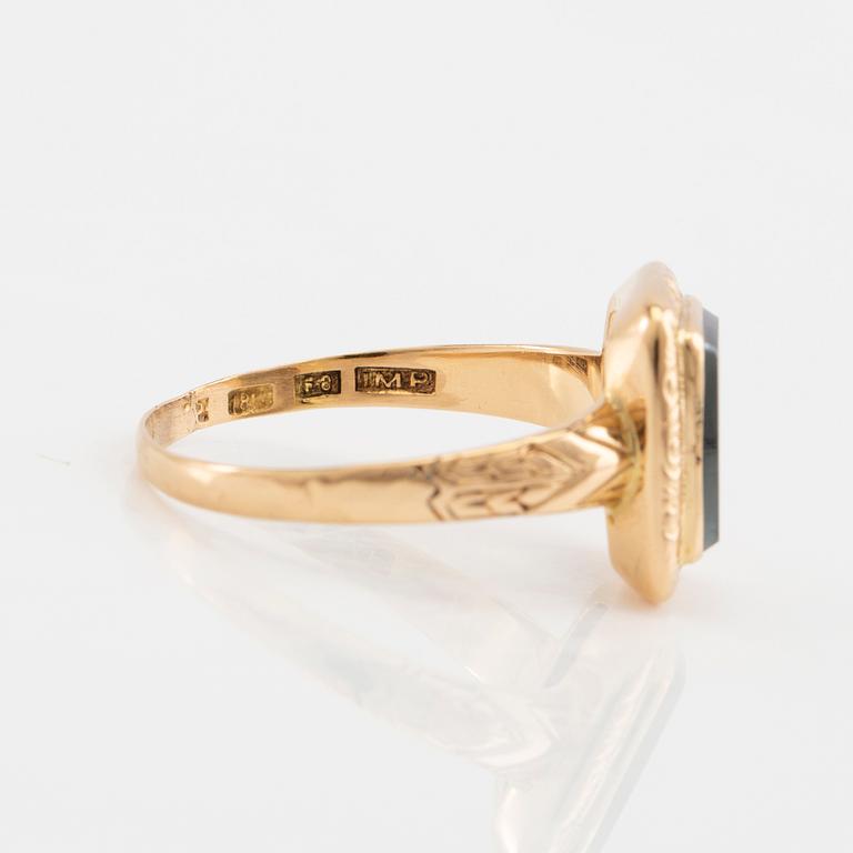 Ring 18K guld med slipad hematit, 1930-tal.