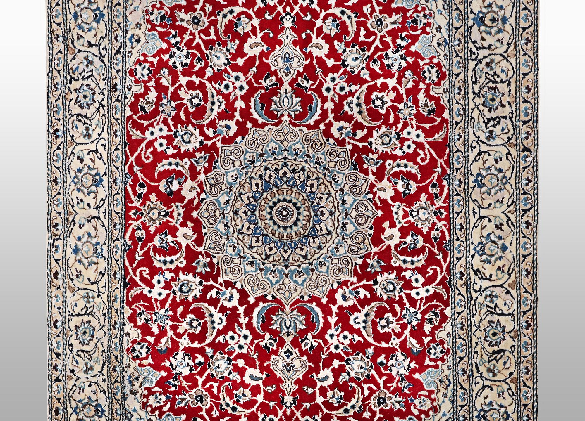 A rug, Nain, part silk, 9 LAA, ca 240 x 150 cm.
