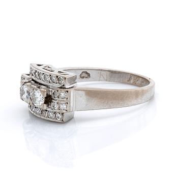 DIAMOND RING 18K whitegold brilliant and single-cut diamonds 0,53 ct in total inscribed.