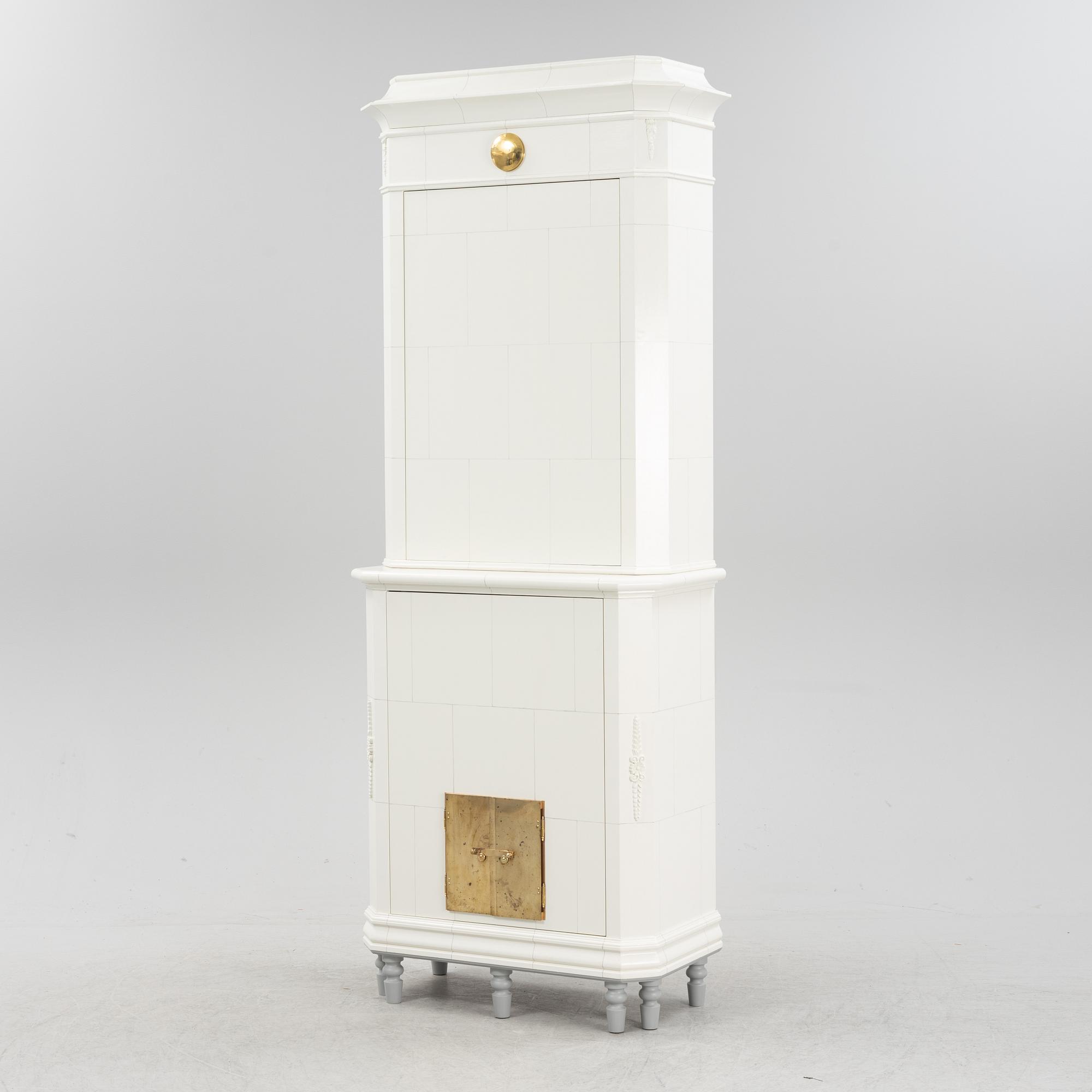 Kakelugnsskåp, 2000-tal, modern tillverkning.