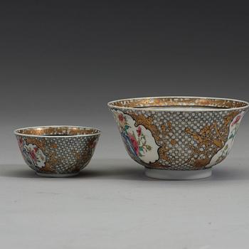 A Chinese export porcelain part tea service, Qing dynasty, Yongzheng (1723-1735).