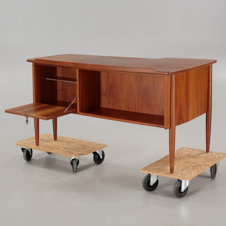 An "A10" writing desk, designed by Göran Strand for Lelngs Möbelfabrik, 1950/60s.