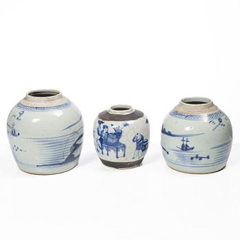 Bojaner, porslin, tre stycken, Kina, 1800/1900-tal.