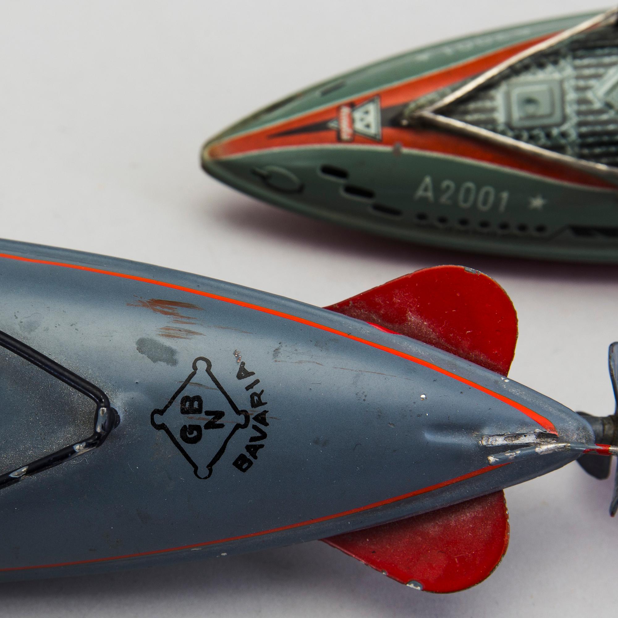 Two tinplate submarines by Gebrüder Bing and Arnold, Germany, first half of the 20th century.