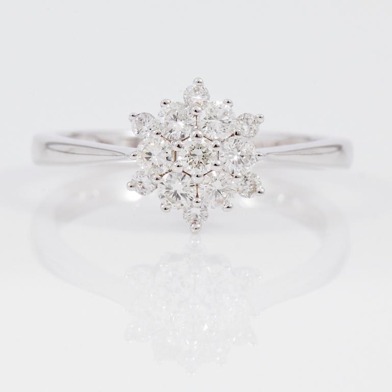 RING, briljantslipade diamanter total ca 0.40 ct.