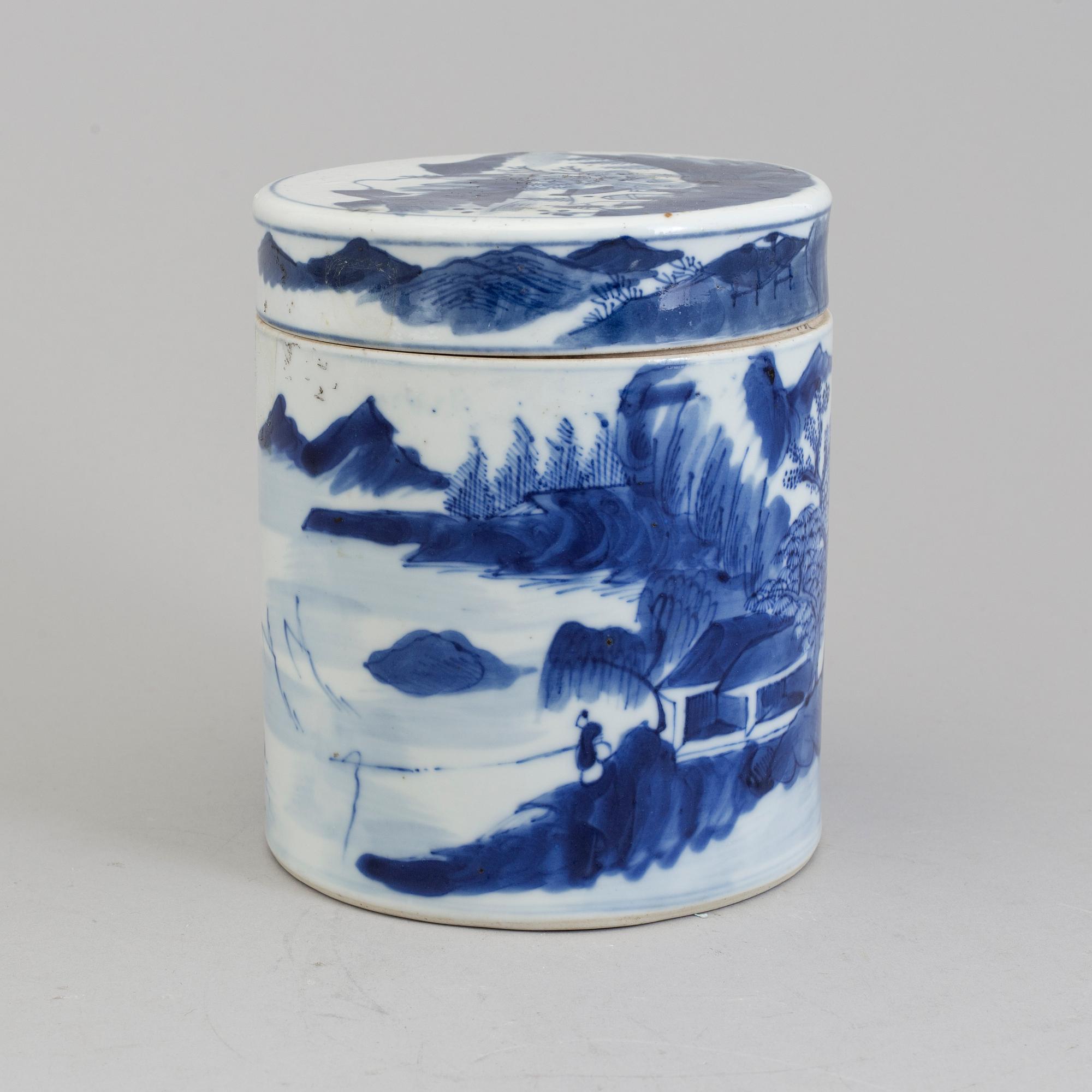 A blue and white jar with cover, Qing dynasty, Jiaqing (1796-1820).