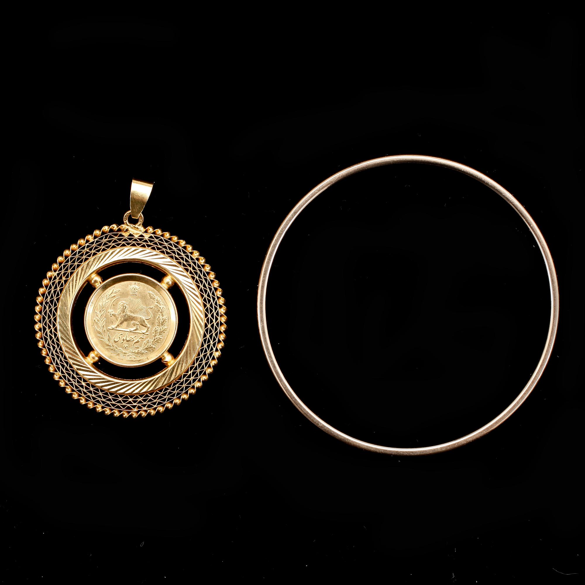 PARTI GULD, 3 delar, 18k guld. Total vikt ca 32,3 gram.